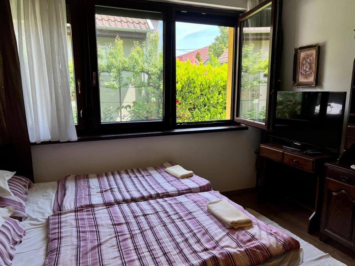 Orosz Apartmanhaz Gyula Exterior foto